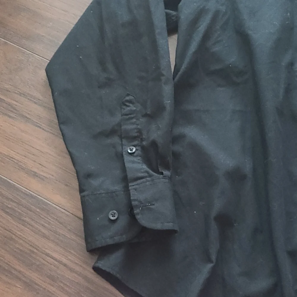 Black Blouse. M/L - Picture 3 of 4